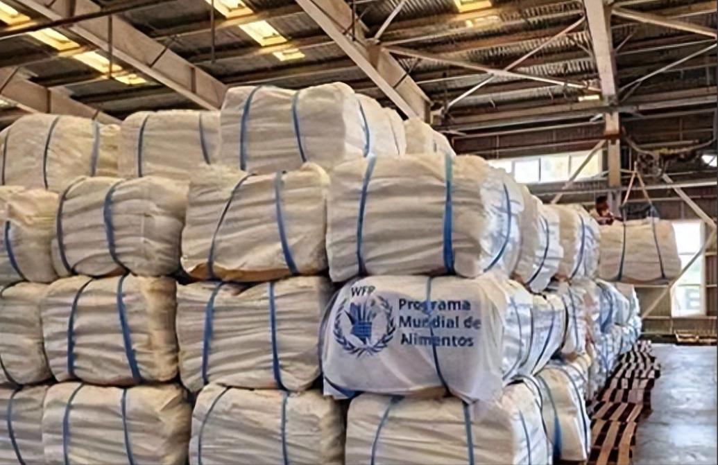 真朋友从不缺席！中国刚给古巴送完3万吨救命大米，又火速启运6万吨，两个月累计9万