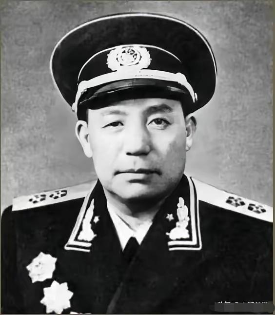 1949年，6万大军被一个土匪村庄挡住南下之路，一个团猛攻三次伤亡631人，军长
