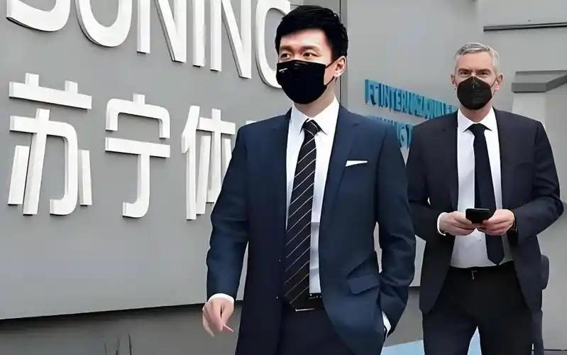 张康阳没什么值得过度惋惜的。外界一开始把他失去国际米兰，讲成一场精心设计的资本撤