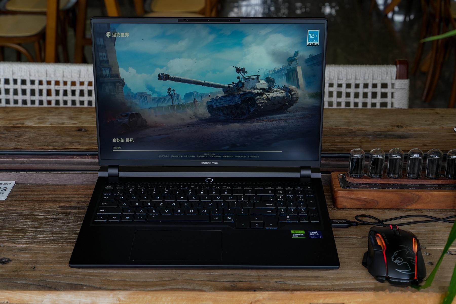 阿耀又发电竞游戏本，我快要被这台WIN游戏本的ARGB彩灯给迷死了！全金属机身设