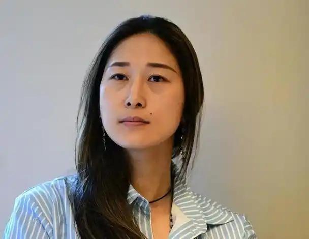 一位网友说让篮坛第一美女隋菲菲来接任中国女篮主教练吧？ 
本届女篮世界杯，前方的