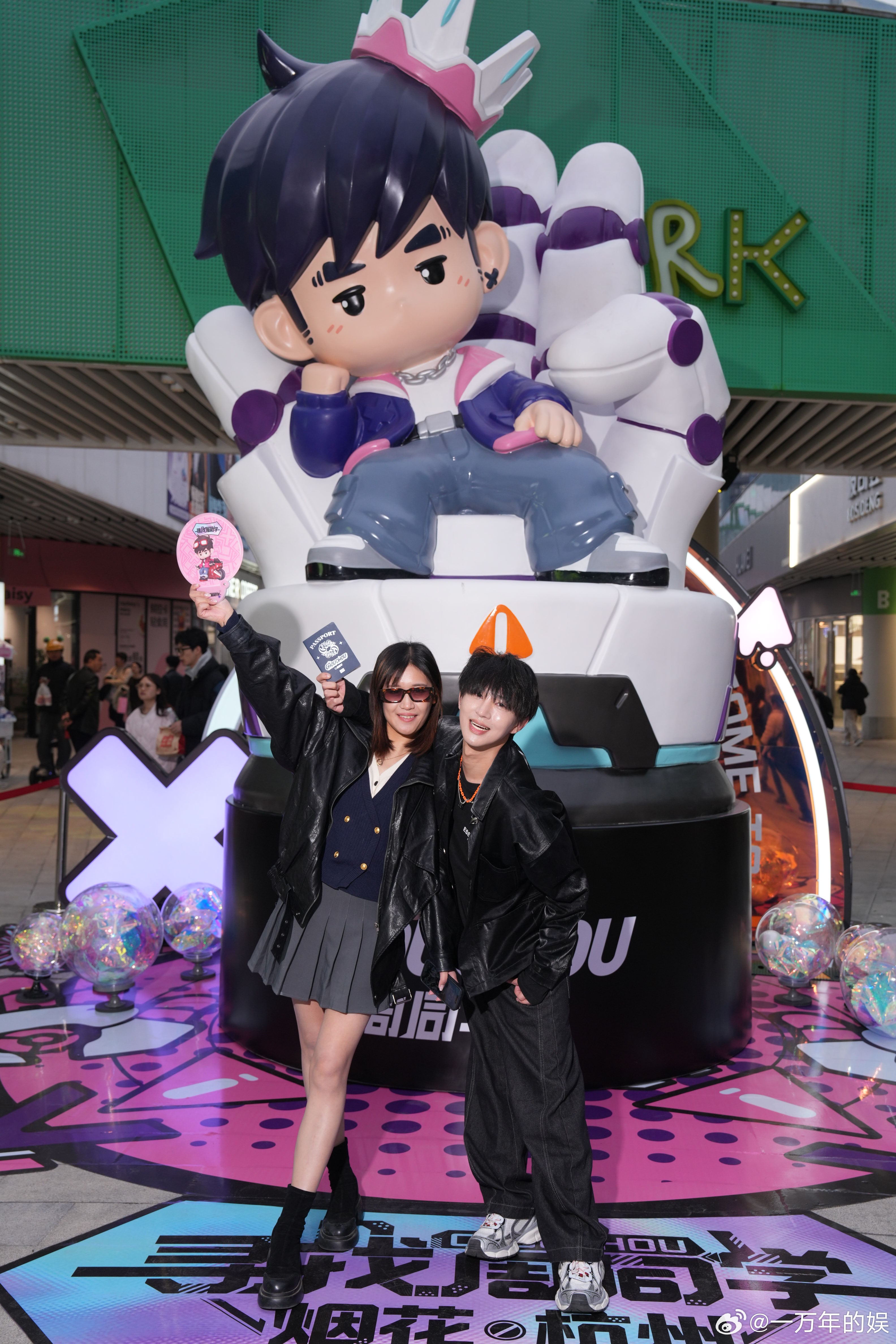 杭州周杰伦痛城 杭州街头全是周杰伦元素，路人合唱声此起彼伏，满满都是爱！演唱会前