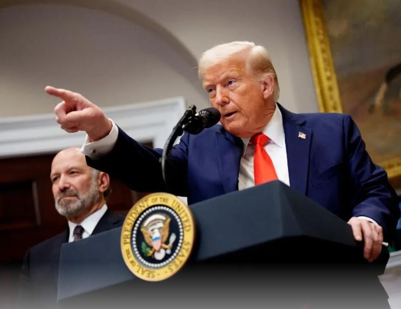 美国政坛一位重量级人物在公开场合说了一句“真心话”——无论中国走什么路，美国都要