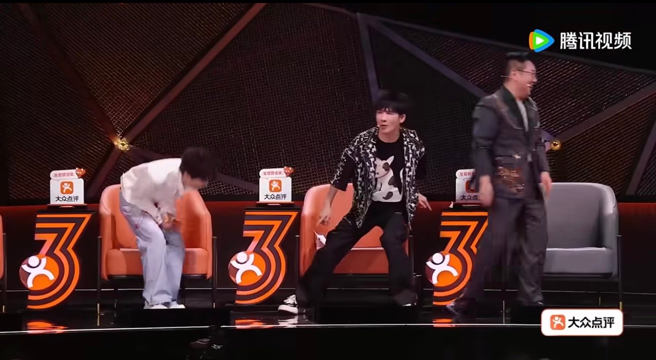 大张伟周深被点燃的表演欲大张伟周深随地大小演哈哈哈哈哈大张伟周深被点燃的表演欲 