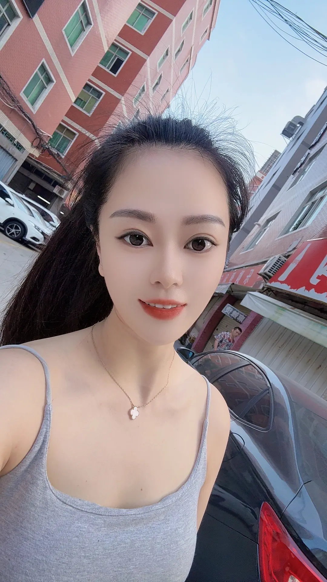 我时常在想，任何关系走到最后，不过是相识一场，有心者必有所累，无心者无...