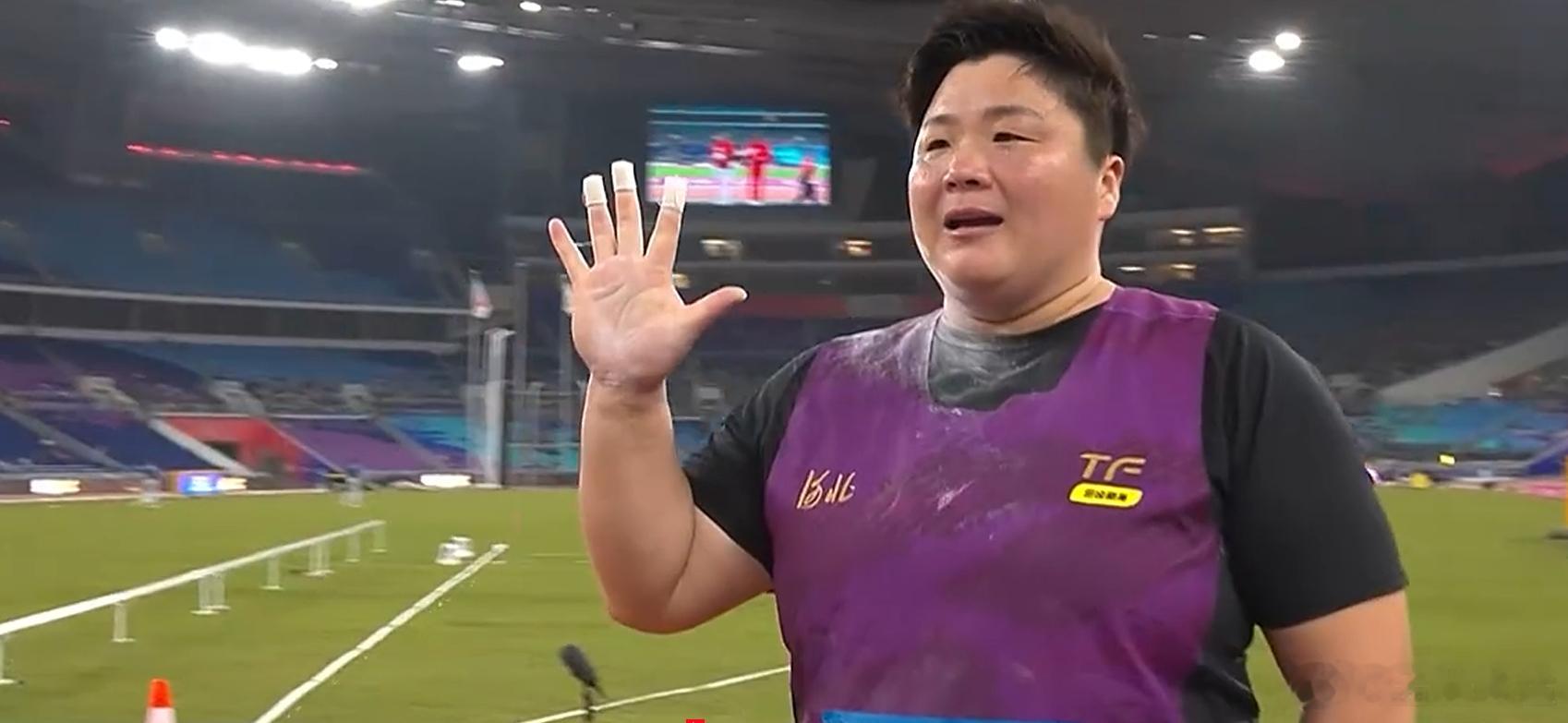 连续16年五届全运稳守第一从未被打倒 突破年龄屏障36岁巩立姣值得脱帽致敬11月