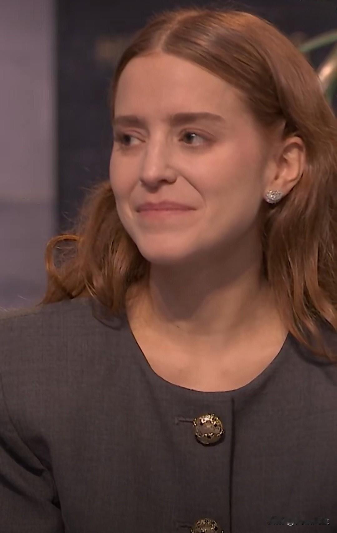 诺贝尔和平奖颁奖仪式，委内瑞拉反对派马查多的女儿安娜代表母亲领取了2025年诺贝