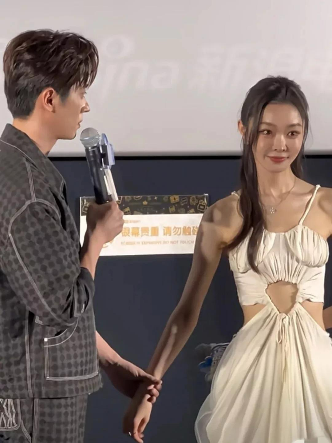 就连宋轶这么瘦的人也会有副乳，想想跟自己和解了￼