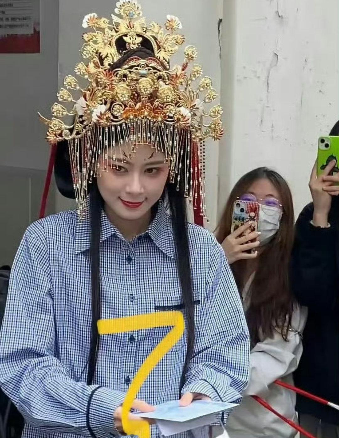 十万狂花入梦来赵昭仪的戏份可以少一点 ​​​