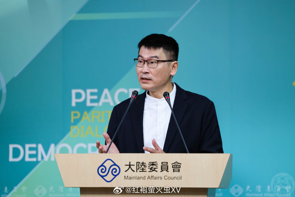 湾伪陆委会今天晚上骂国台办。它说国台办 “夏虫不可语冰” 。 