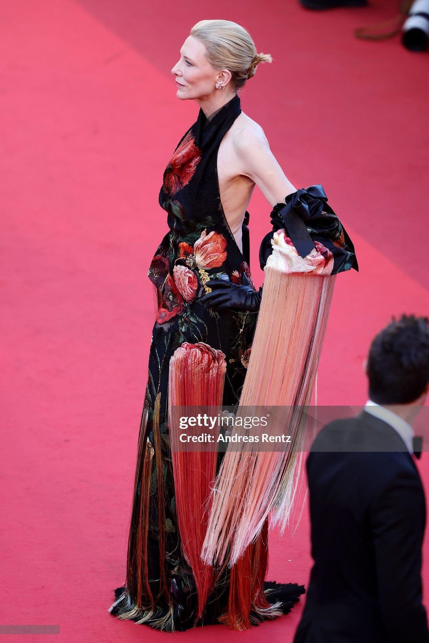 Cate Blanchett × 戛纳电影节红毯 大魔王擅长消化任何造型，一袭 