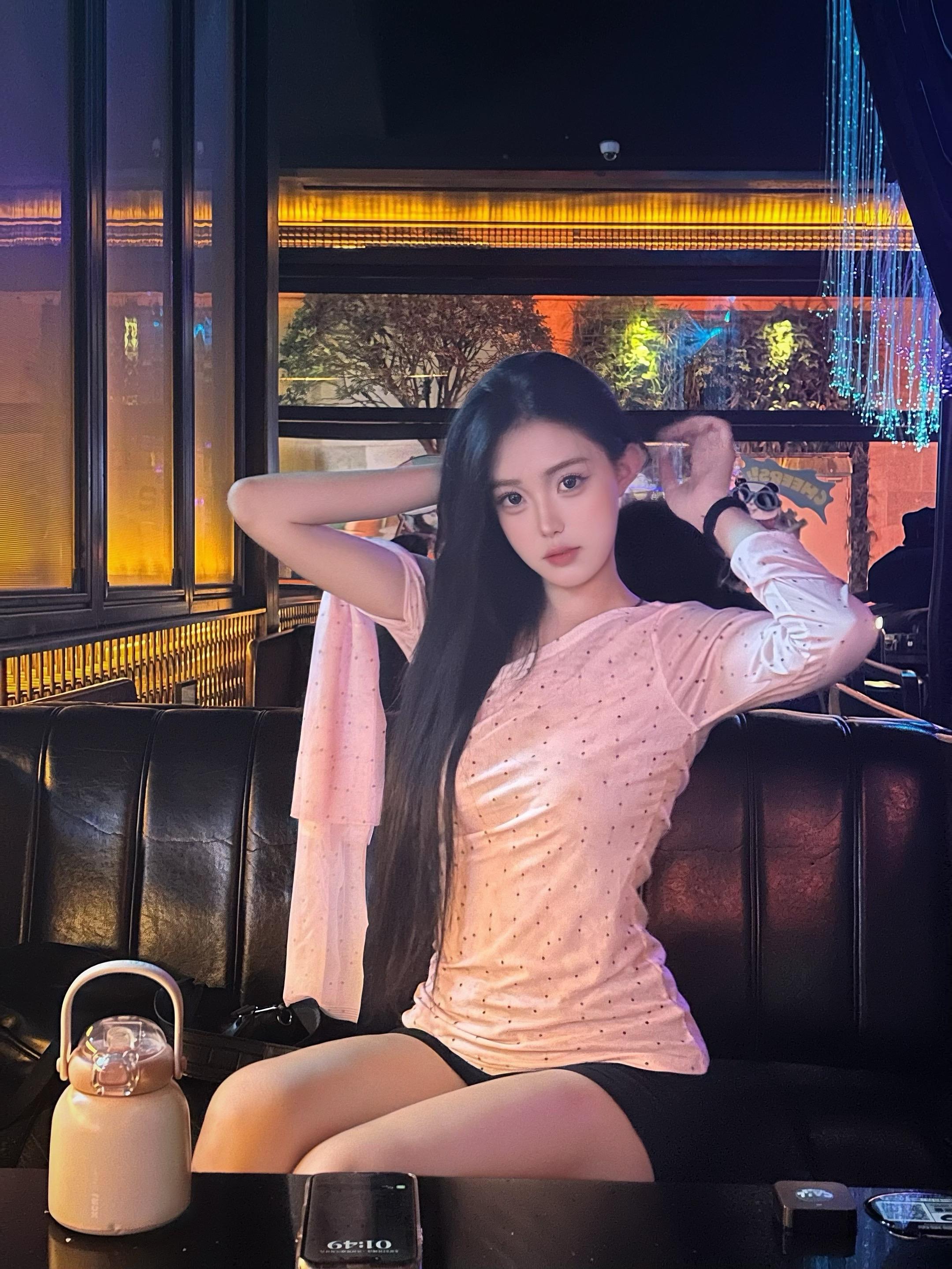 围着我转就好了 你哪有那么多事情需要干