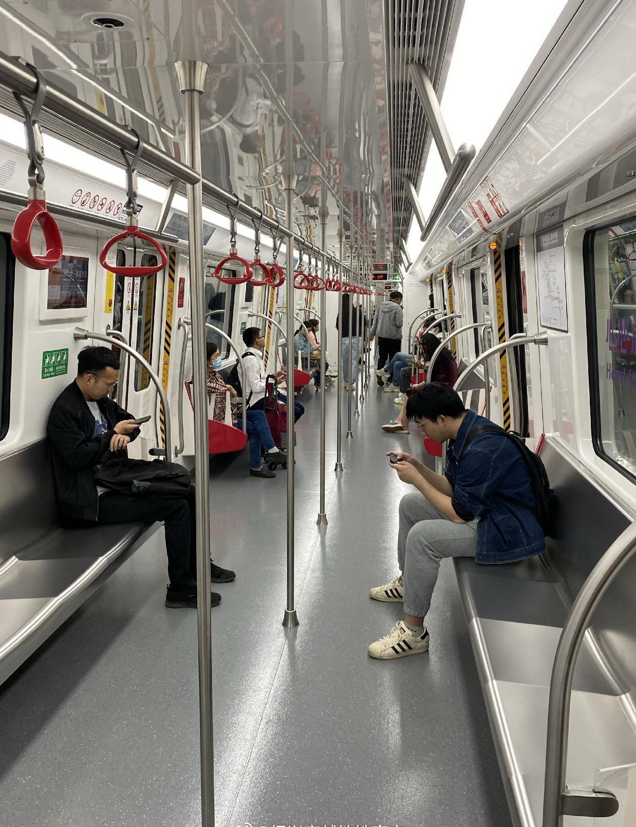 【文明乘车】保障自身合法权益是乘客的权利，合理合规反馈问题更能保障维权效果。选择