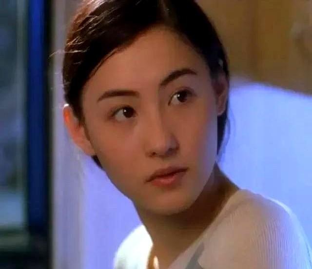 张柏芝和徐熙媛的原生家庭都不是多么美好，人生路都比较坎坷，但感觉张柏芝更坚强，她