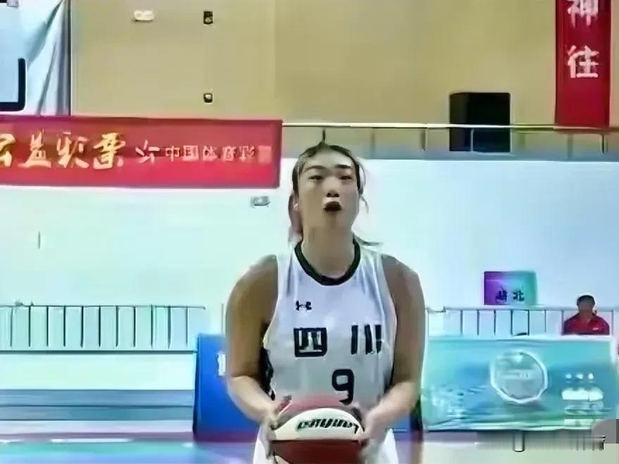 全运会资格赛，四川女篮99-77大胜上海女篮，斩获四连胜。赛后李梦说出的一番高情