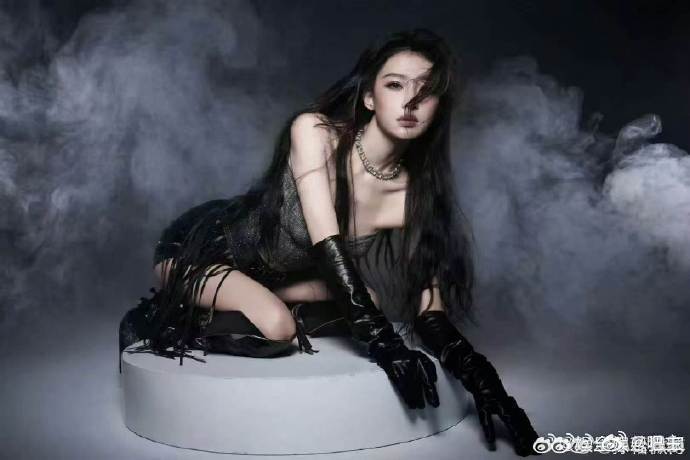 孙怡孙怡不需要鼓励式教育乘风2026性格开朗豁达大方，成为团队稳固精神支柱 
