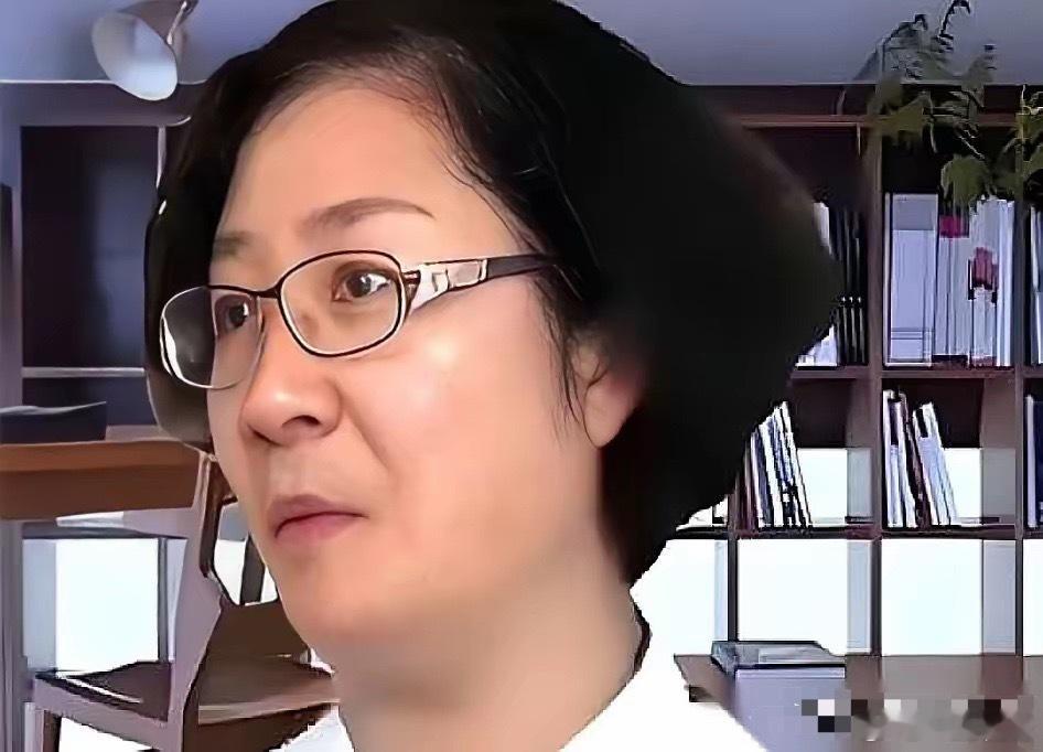 韩学杰一句“再不收外国学生”，直接被骂上热搜。全网说她狭隘、封闭，丢中医的脸，可
