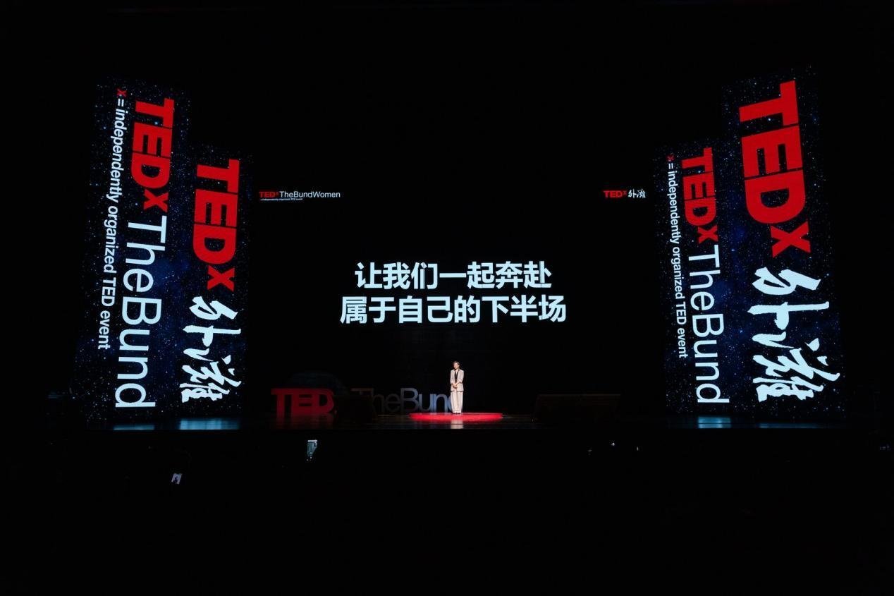 李静回应网友说她阿尔兹海默症快乐老家 谁懂啊，静姐这个回应太真实了。被人乱讲肯定