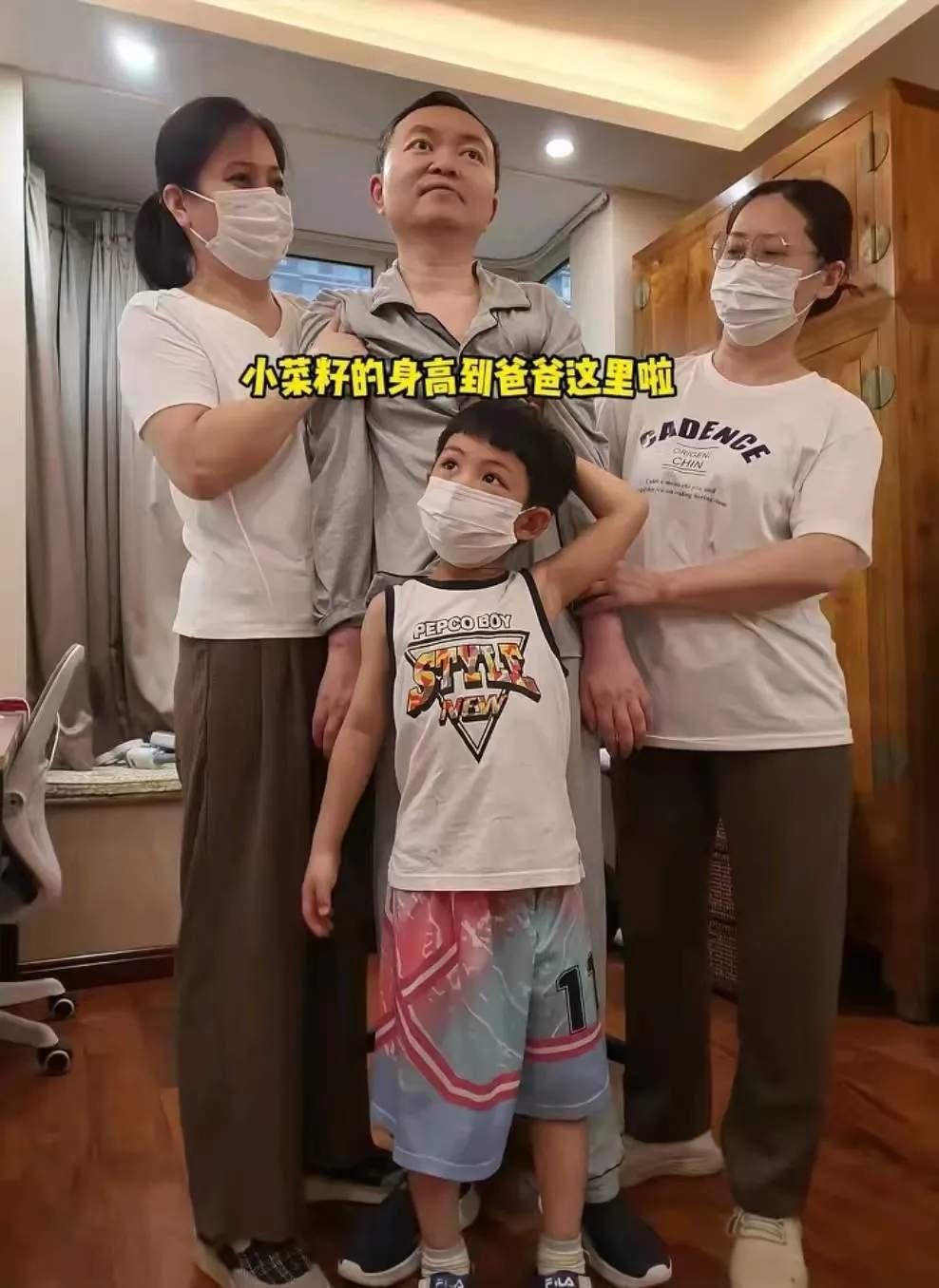 同样都是生大病，蔡磊和李连杰都很坚强！但是有人说，他们两个看上去差距怎么就这么大
