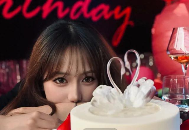高露女儿17岁生日晒男友，190cm男友一身七千块名牌超吸睛
7月8日，高露17