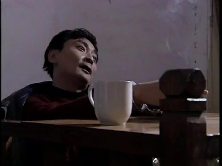 刚有朋友提到王戎，搜了一下，2013年去世了，才四十多岁。非常棒的演员，湖北省话