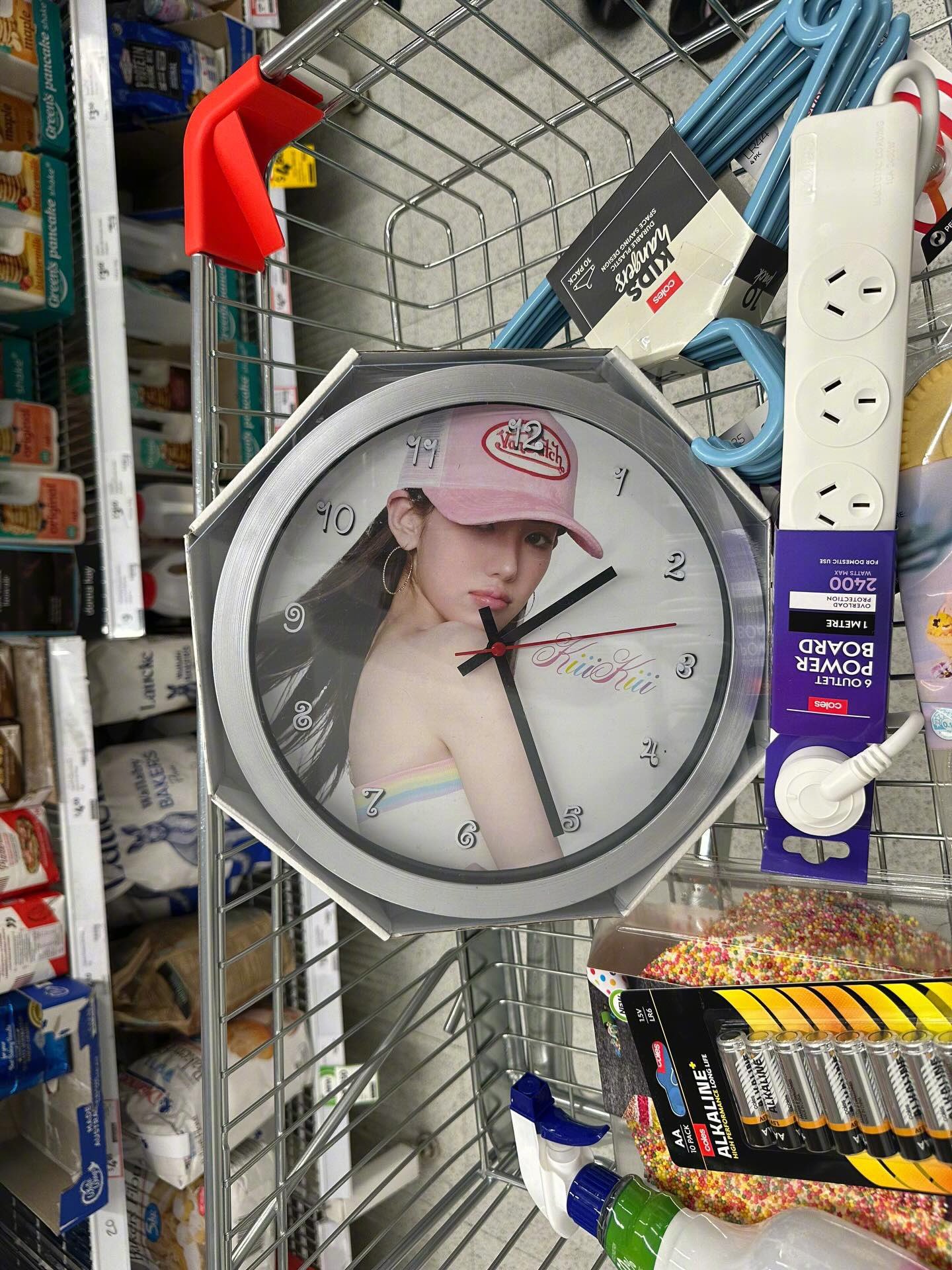 【Theqoo】因为太漂亮而被粉丝希望作为周边售卖的KiiiKiii回归预告道具