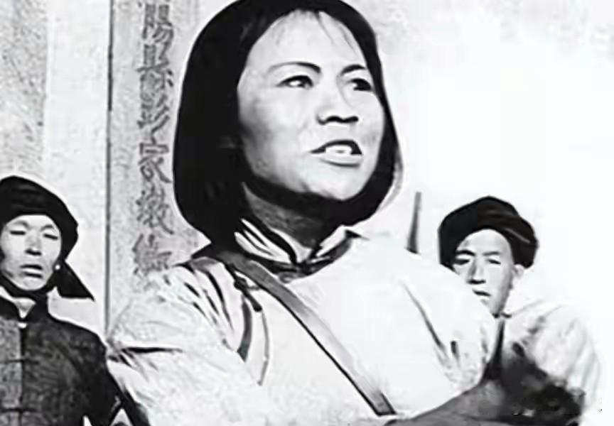 她若不牺牲，十大元帅或有女将！贺龙：我大姐军事才能比我高
 
湘鄂西曾有一位双枪