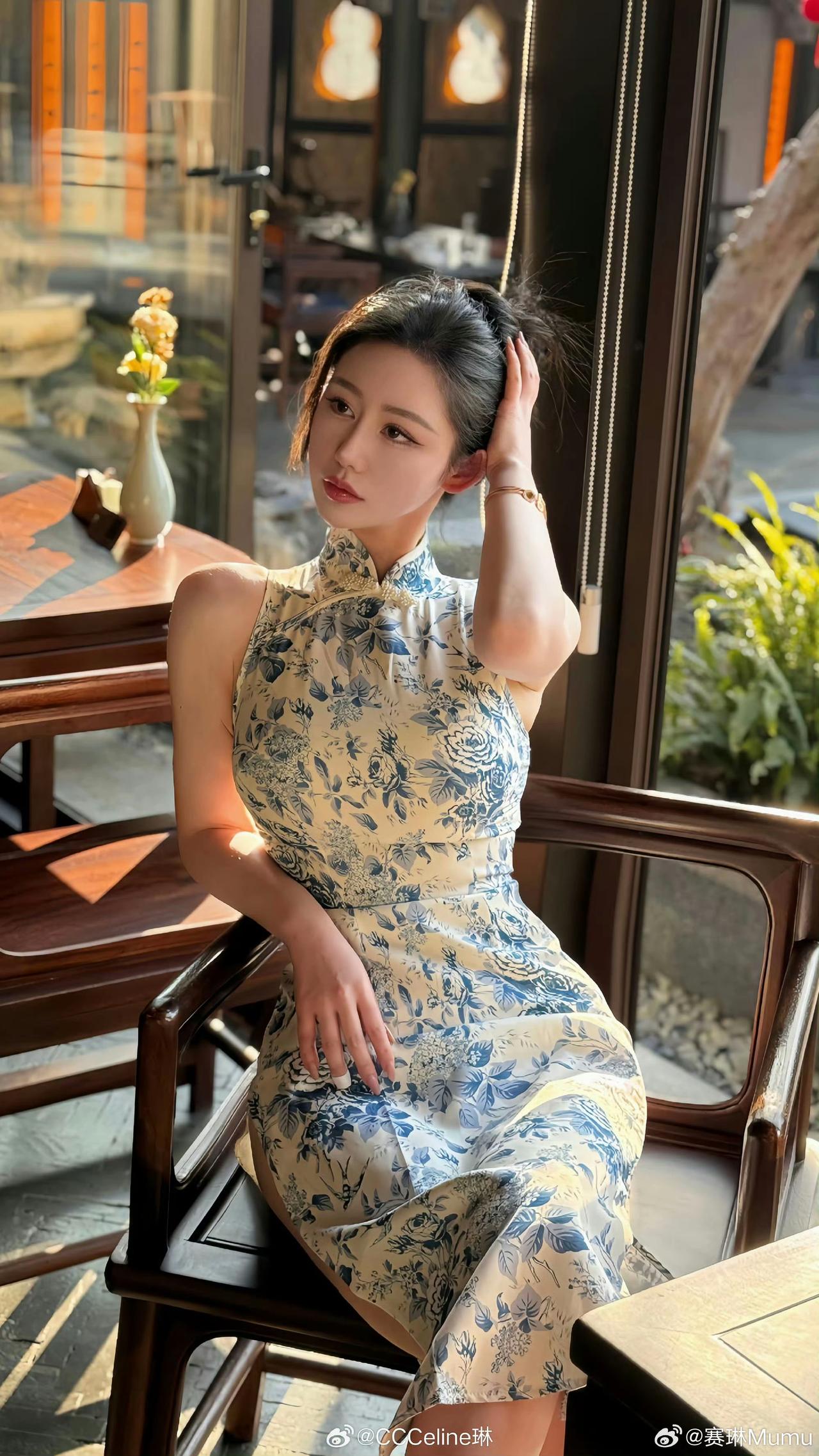 春日生活打卡季美女旗袍穿搭写真