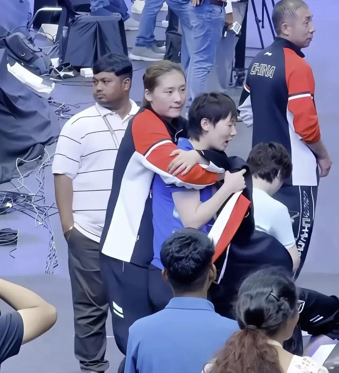 王曼昱和陈熠在哈萨克斯坦冠军赛被德国华裔老将韩莹一人淘汰。
王曼昱半决赛2比4，