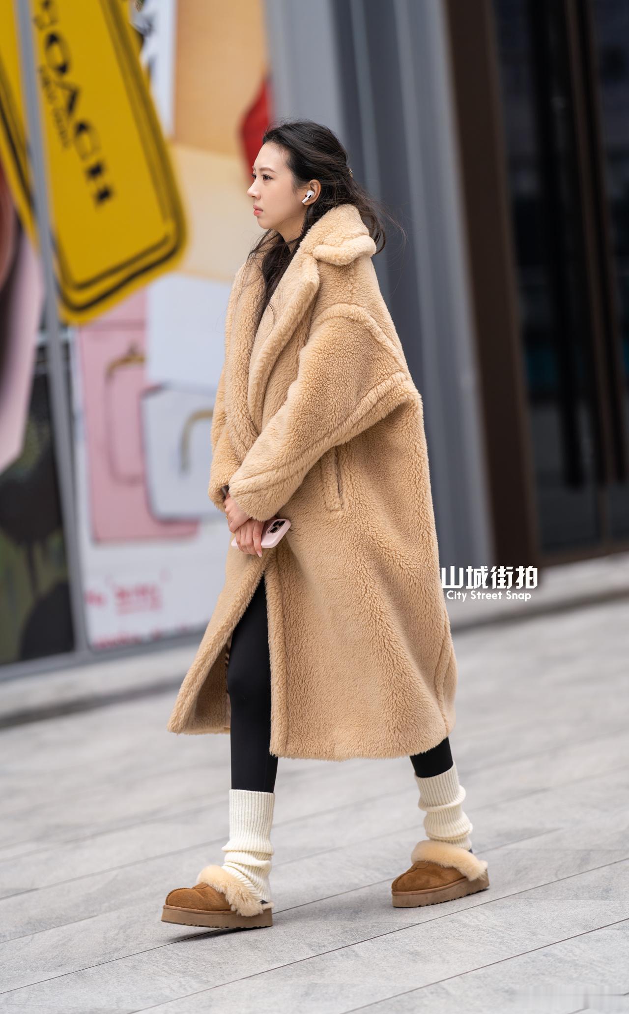 这样穿着很暖和~ 