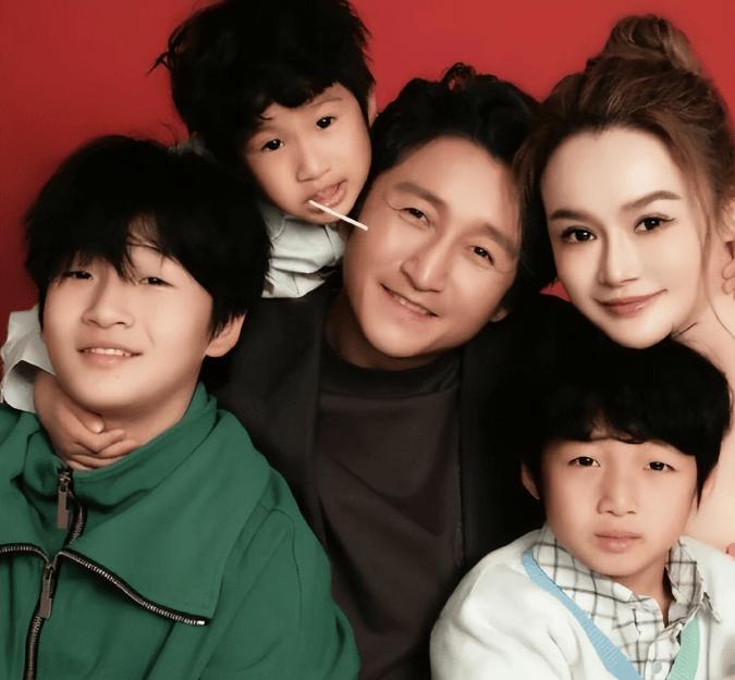 冉莹颖妇女节自曝硬核经历 刚出月子独自搬 30 箱

2026 年 3 月 8 