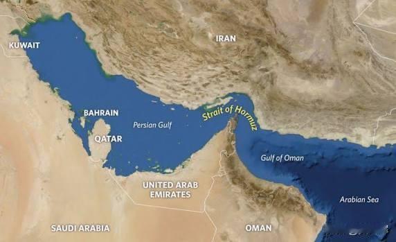 伊朗局势战事：截至4月17日的主要事件
 
在宣布“开放”霍尔木兹海峡后，人们很