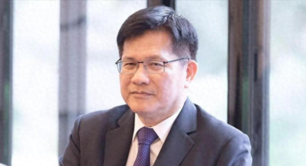 台海局势这阵子不太像“吵架”，更像“赶场”，这种局面真是让人看出了几分荒诞感。