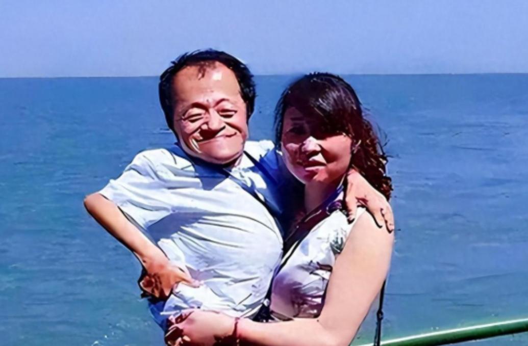 2001年，四川美女工程师，不顾家人反对，放弃铁饭碗工作，硬要嫁给身高只有70厘