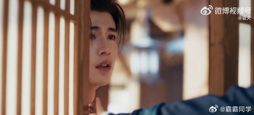 张凌赫哭戏破碎感 被张凌赫的哭戏狠狠共情到，情绪特别真实，那种压抑到爆发的破碎感