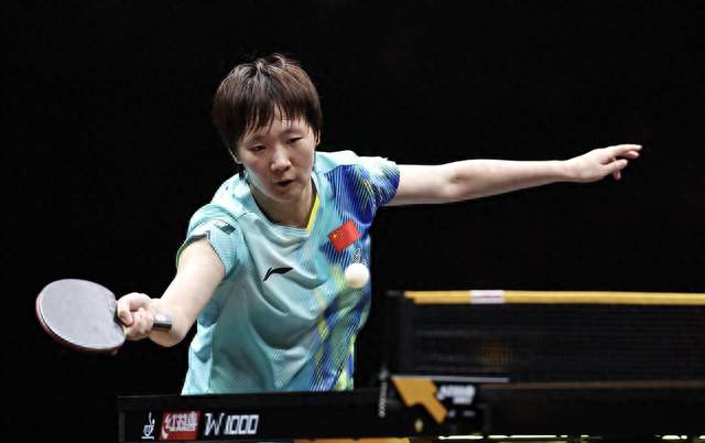复仇零封！王曼昱 4 比 0 拿下佐藤瞳，卫冕大满贯双冠太提气