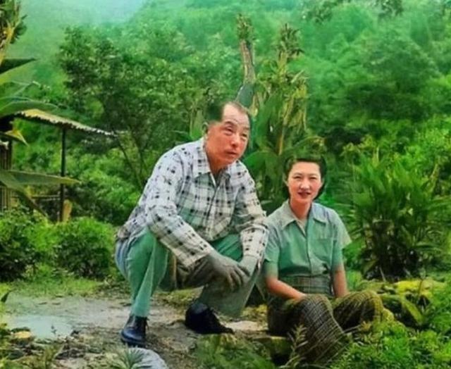 1962年看守张学良25年的特务队长刘乙光要被调走了，得知这个消息，50岁的赵一