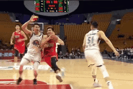 重伤！郭艾伦的Game恐怕就此Over！
突破上篮，无对抗主动发力后，膝关节扭曲