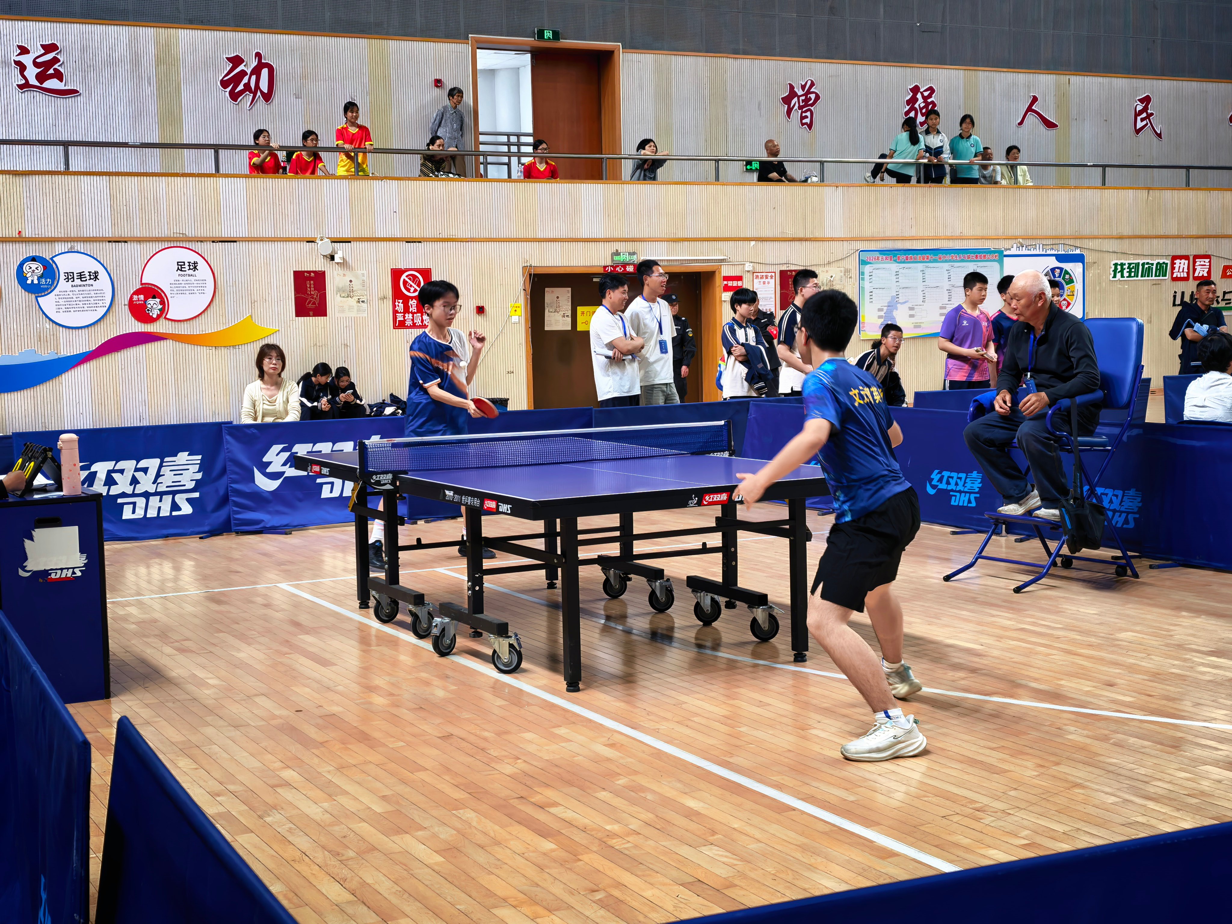 现场看了学生乒乓球比赛，被少年们的活力感染了🏓乒乓球不愧是我们的国球，从娃娃抓