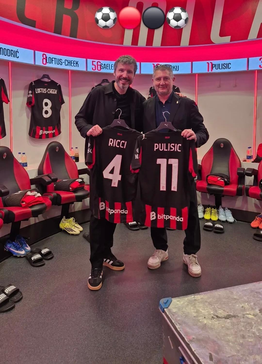 【回家🏠】 🔴⚫️ 今天范博梅尔🇳🇱也来到了圣西罗球场。sempremi