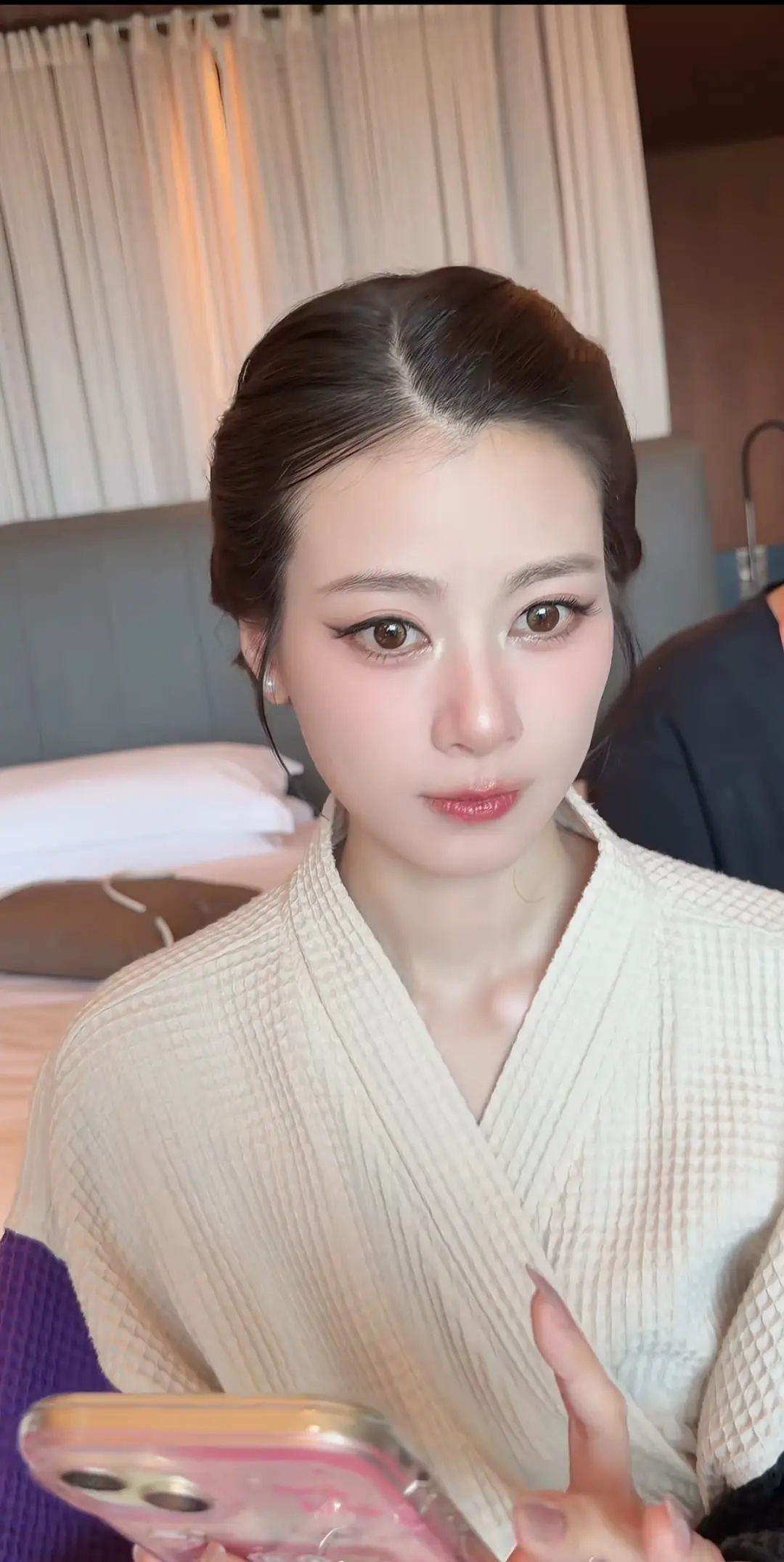 金鹤龙画的怎么样，亚飞已经被花粉抛弃了。 