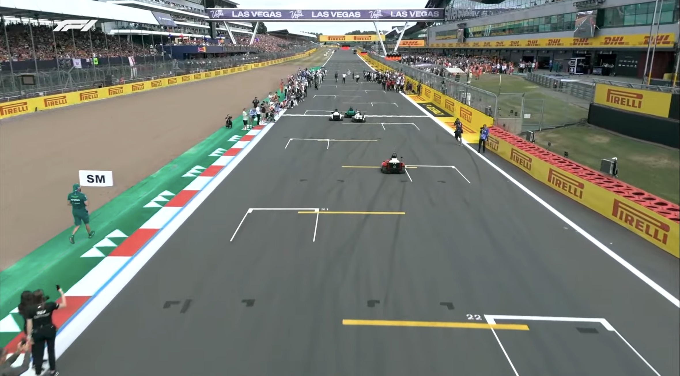 阿斯顿·马丁车队（阿隆索）夺得了“F1英国🇬🇧大奖赛~乐高车竞速赛”的冠军，