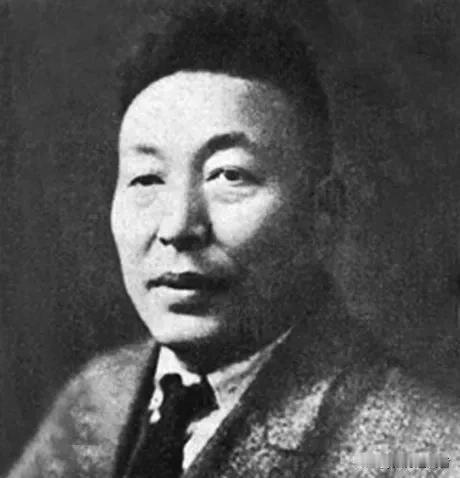 民国年间，整个中国处于内忧外患时期，中华有志儿女都投身战场保卫家园，但官场上贪污