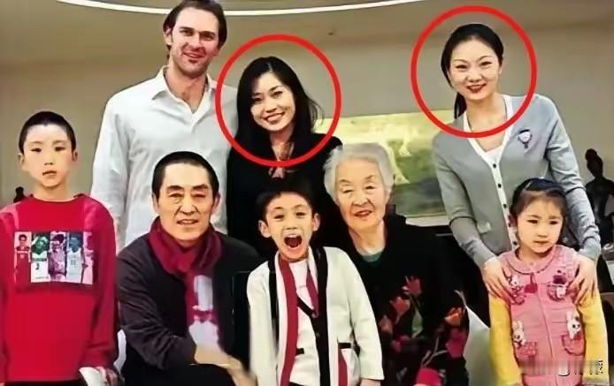 导演张艺谋，不仔细了解还真不知道，现任妻子陈婷和他的大女儿竟然都是80后。
 