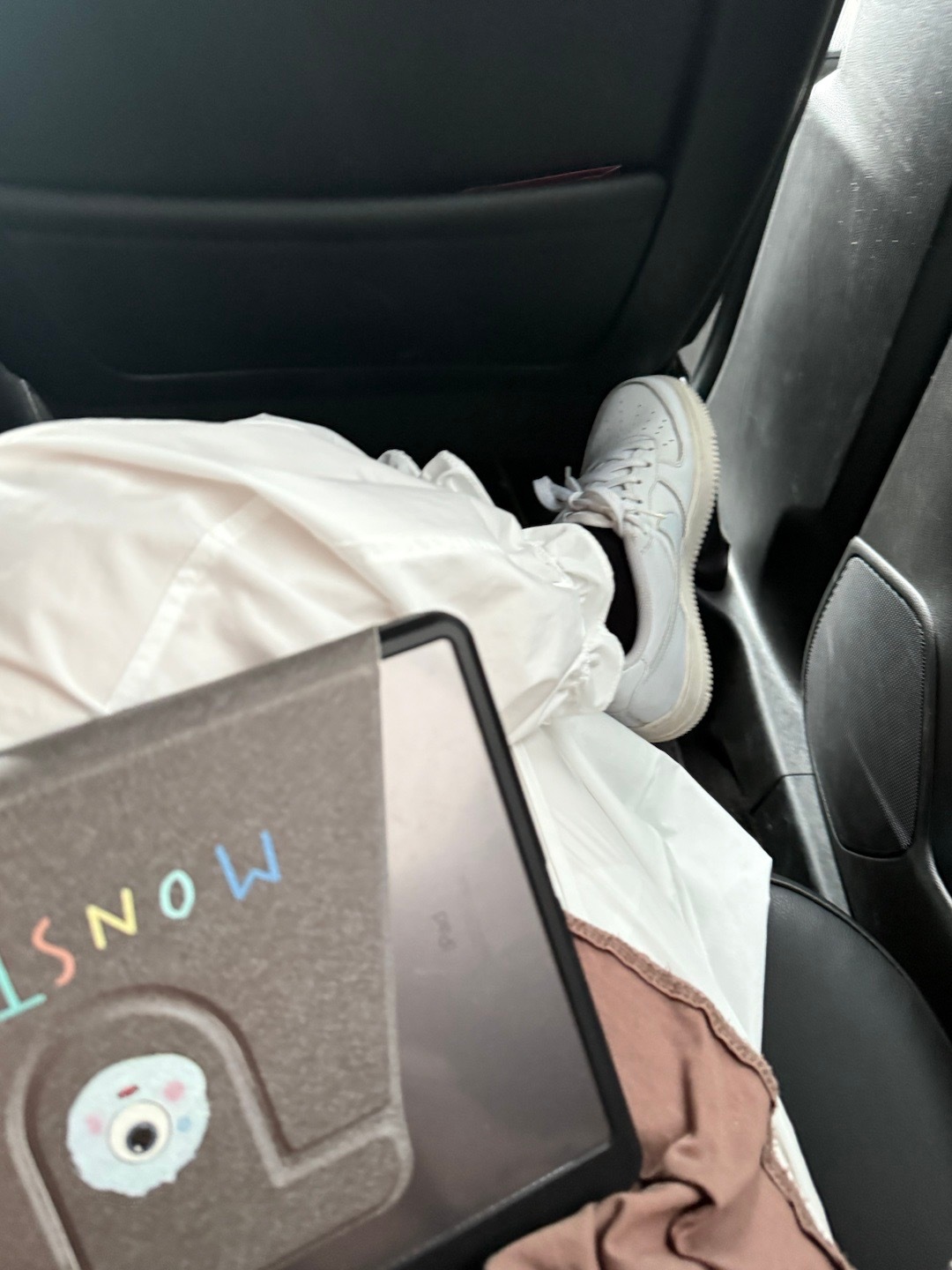 比狗起的都早。 ​​​