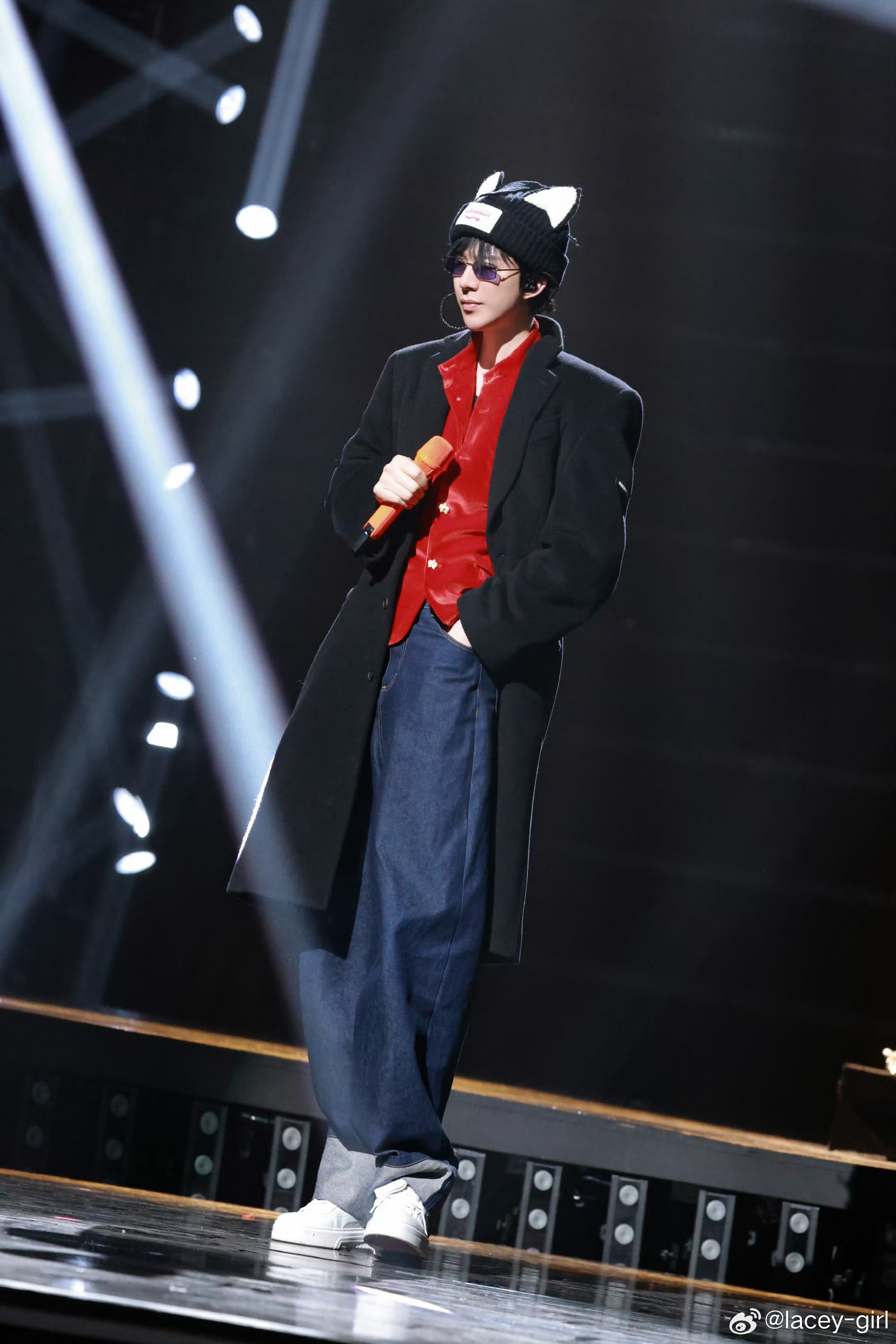 摩登兄弟刘宇宁出彩排图刘宇宁微博之夜刘宇宁 将心跳节拍写成字句，寄往有你的未来。