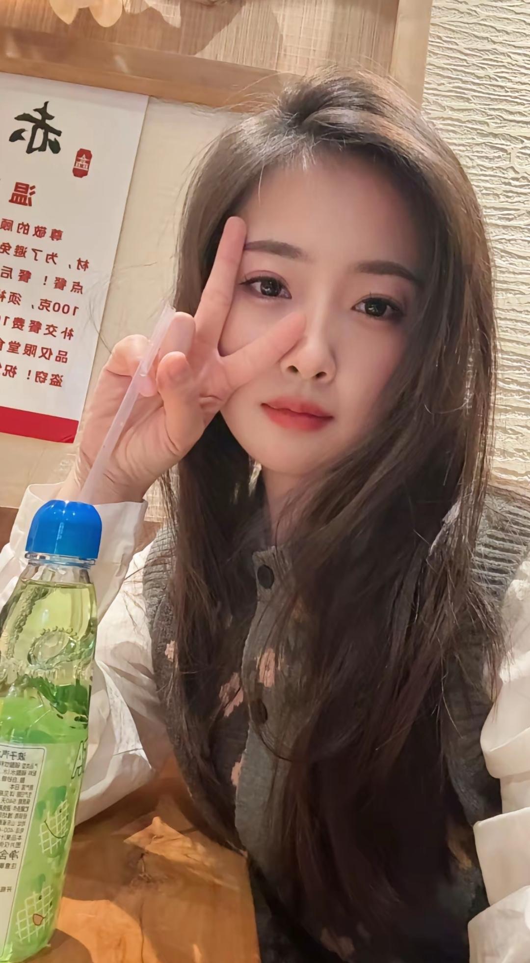 元气满满的一天，从一杯清新饮料开始！🍃💕