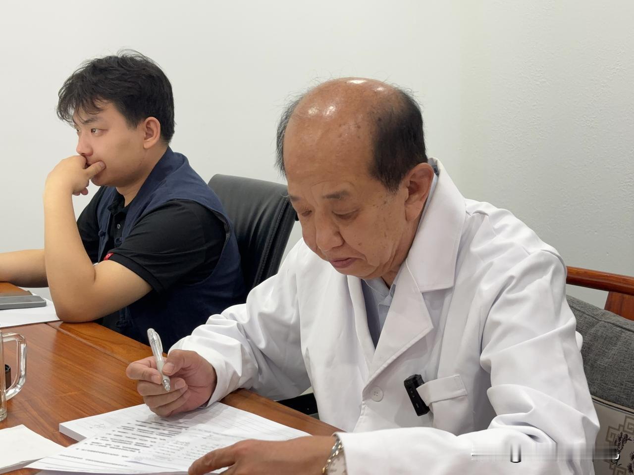 青春期孩子抽动症越来越严重，家长问：是不是还有别的病？

今天跟大家聊一聊青春期