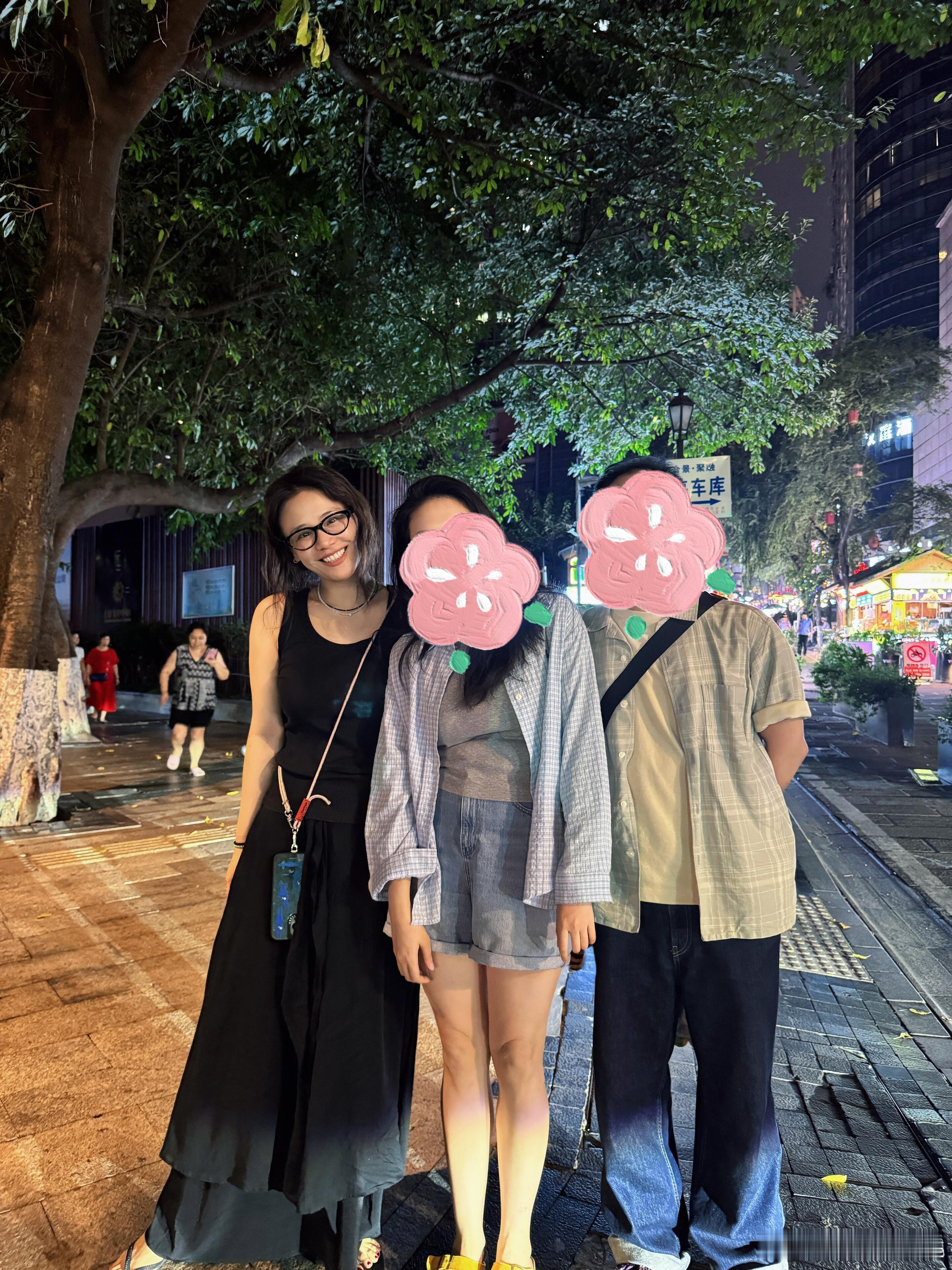 姐姐好美好明媚重庆机场偶遇马思纯在重庆偶遇马思纯 ​​​