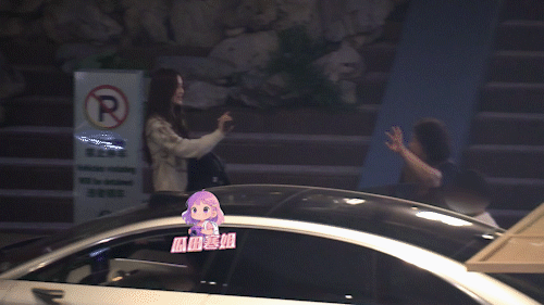 Angelababy带着儿子小海绵和前婆婆（黄晓明妈妈）聚餐，姐姐真是格局大气且